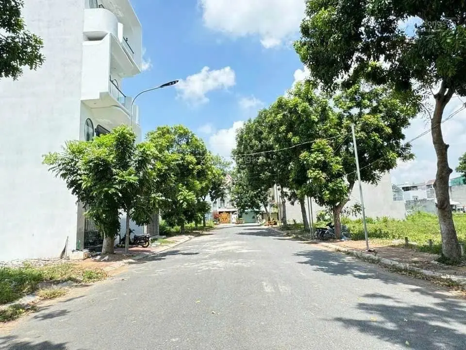 Kẹt tiền cần bán 1 nền đường số 15 tại khu dân cư Hưng Gia Garden - Thị trấn Bến Lức 2,4tỷ/100m2