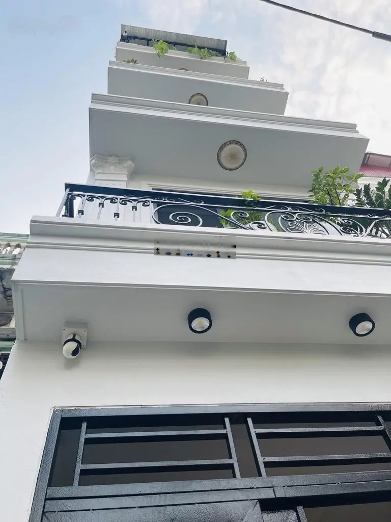 Bán nhà riêng tại Thạch Bàn, Long Biên, 33m2x 4 tầng, gần phố, 20m oto, 4.78 tỷ có thương lượng