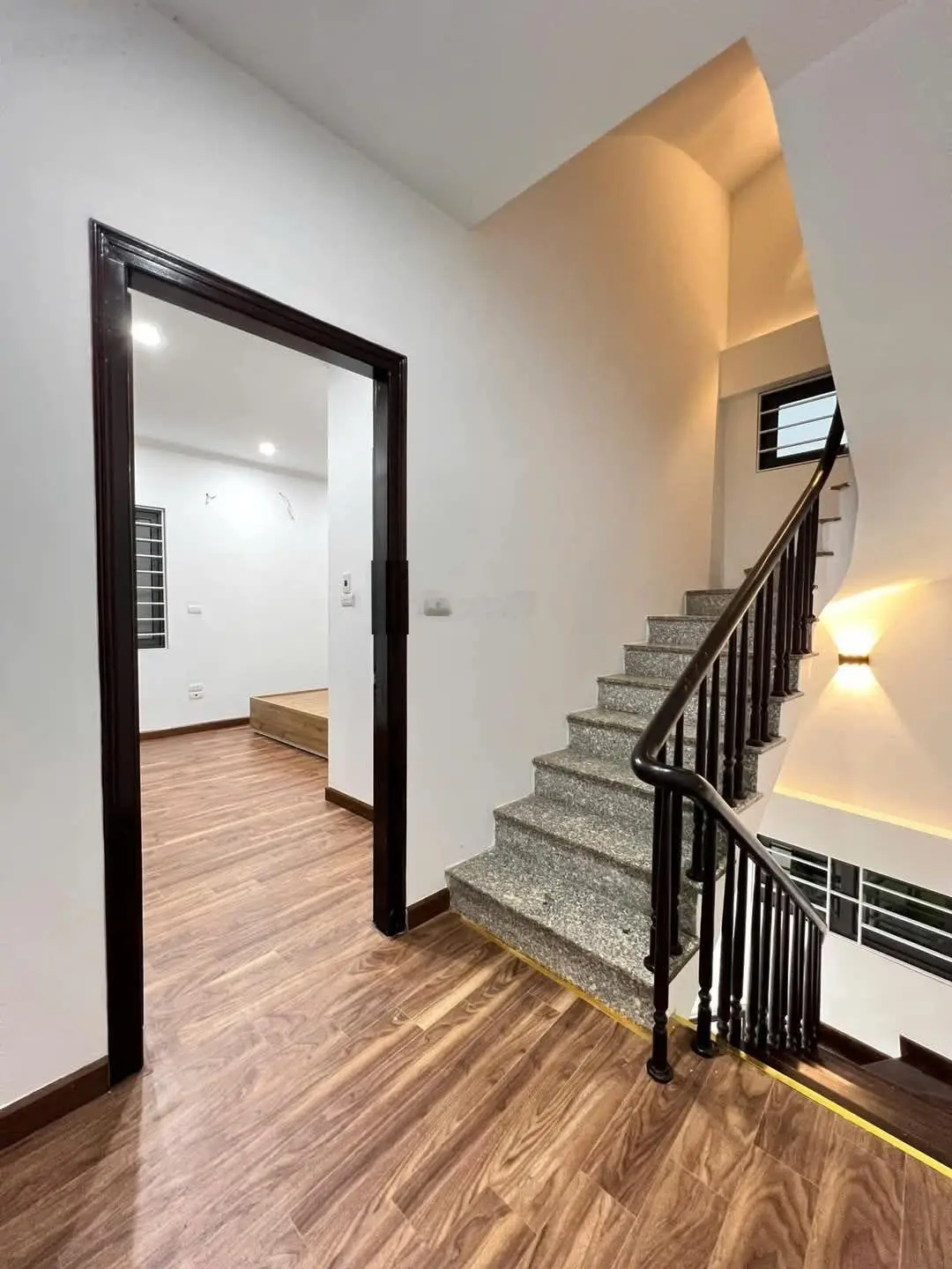 Bán nhà lô góc đại từ ,hoàng mai 35m giá 6,5 gần phố.