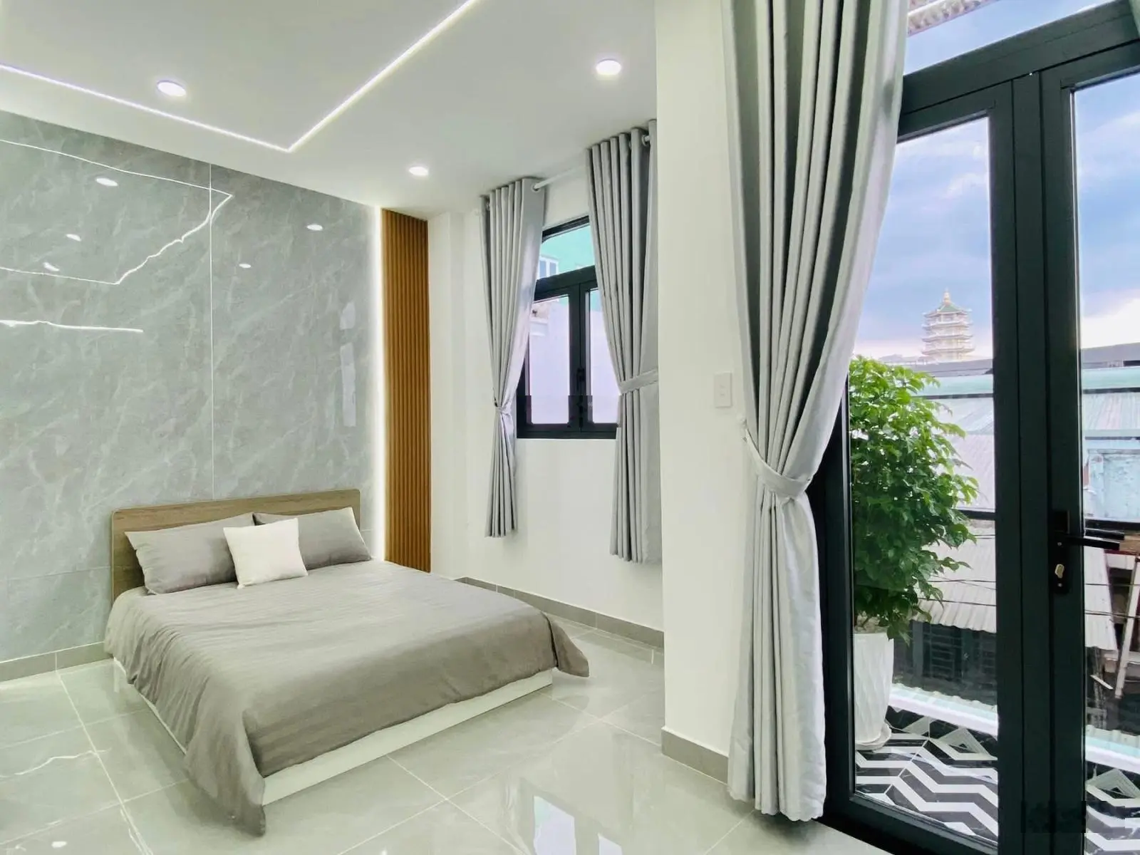 Chủ đi định cư bán gấp nhà Phạm Đình Toái - Q3, gần bệnh viện Da Liễu. 76m2 đang cho thuê 24 tr/th