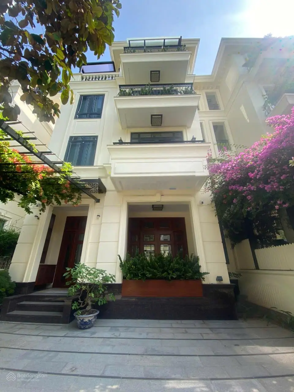 Siêu đẹp - duy nhất - bán biệt thự Ba Son Quận 1 - mới 100% hầm 4 tầng có thang máy
