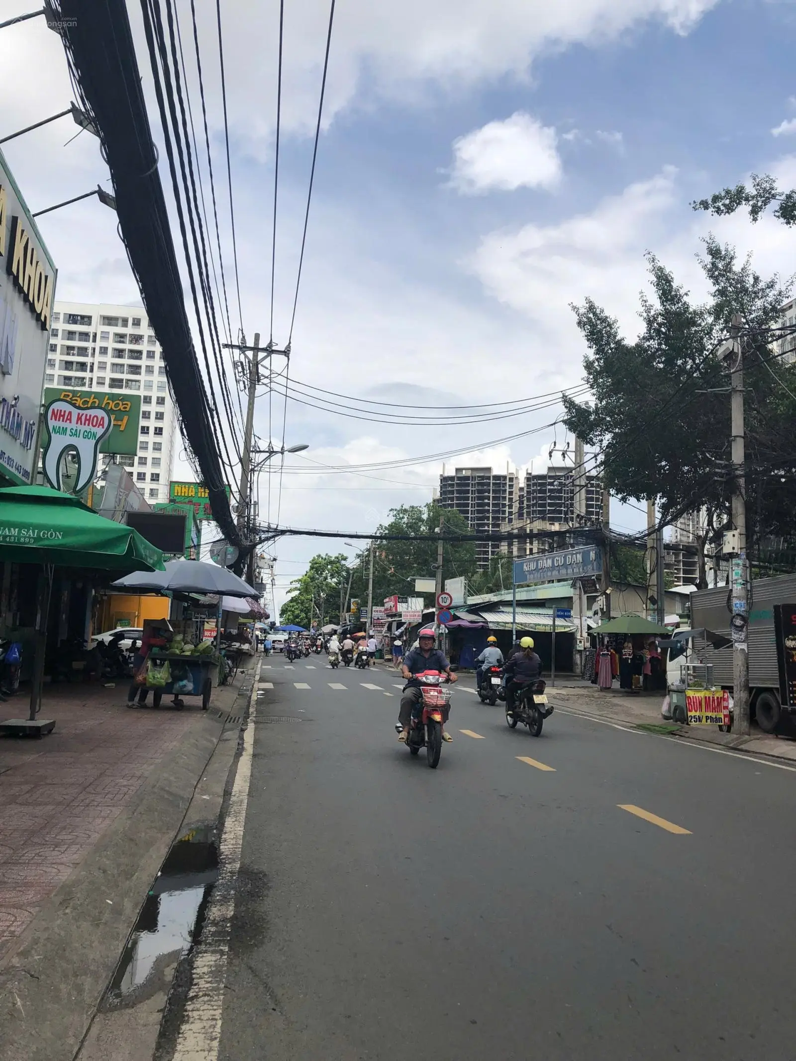 Cần bán gấp nhà MT Lê Văn Lương ngay Làng Đại Học A 6.5 x 50m giá 24 tỷ full thổ