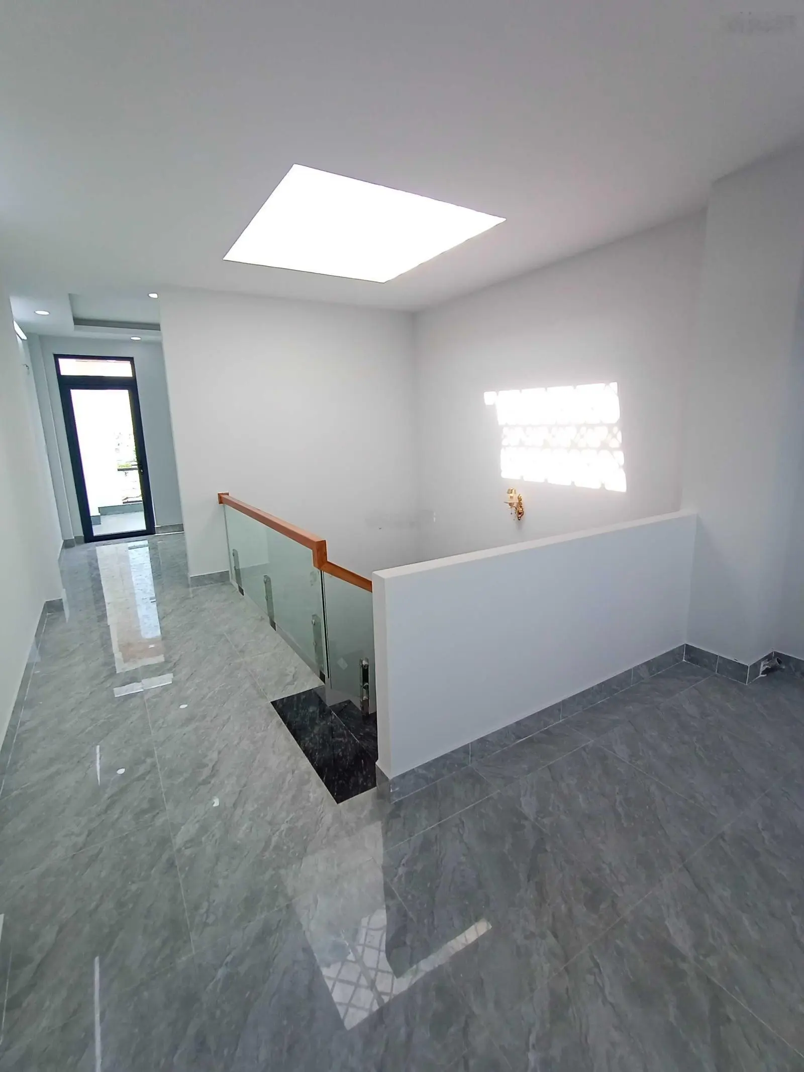 Kề sát mặt tiền Tỉnh Lộ 10 - Ngay Khu Tên Lửa Aeon - 66m2 - 5 tầng - thang máy chờ