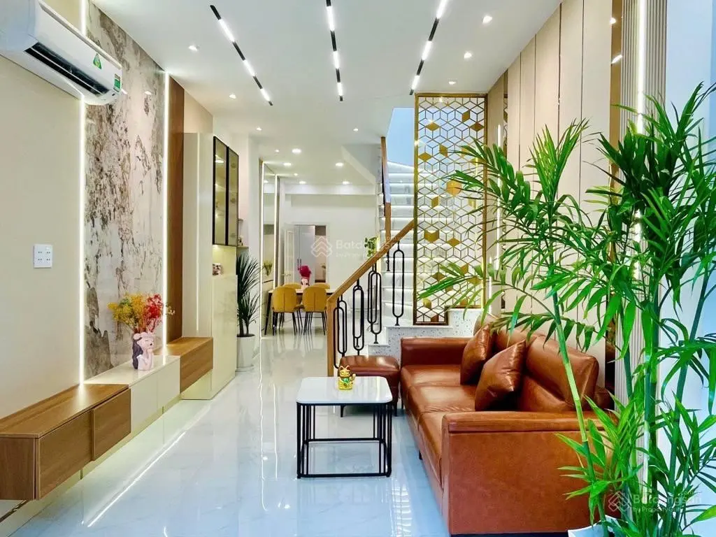 Bán nhà riêng tại đường Nguyễn Minh Hoàng, Tân Bình - DT: 40m2. Đang cho thuê 12tr/th