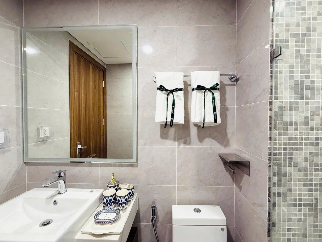 Nhận Booking căn hộ CHUNG CƯ CAO CẤP hạng sang kiến trúc Châu Âu D' METROPOLE LUXURY APARTMENT