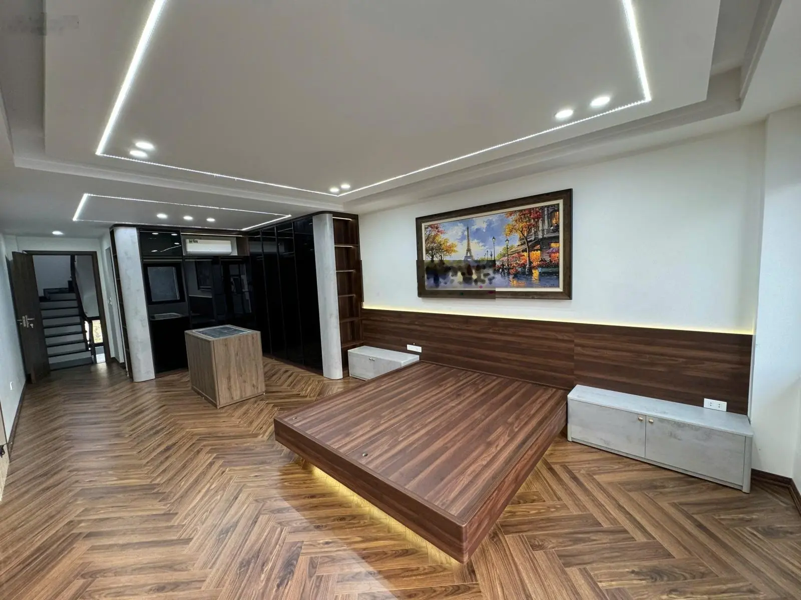 Nhà mặt phố kinh doanh . ngay aeon càu vĩnh tuy