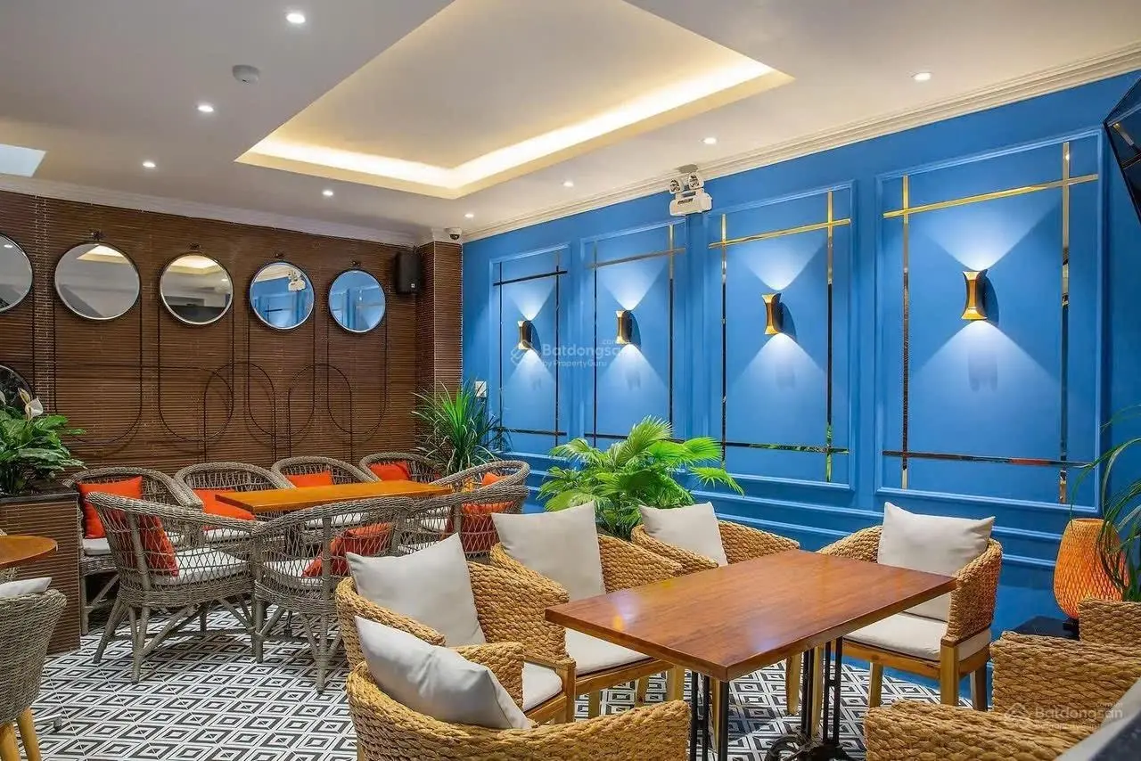 Bán tòa căn hộ giá rẻ mặt tiền đường Vân Đồn thành phố Nha Trang