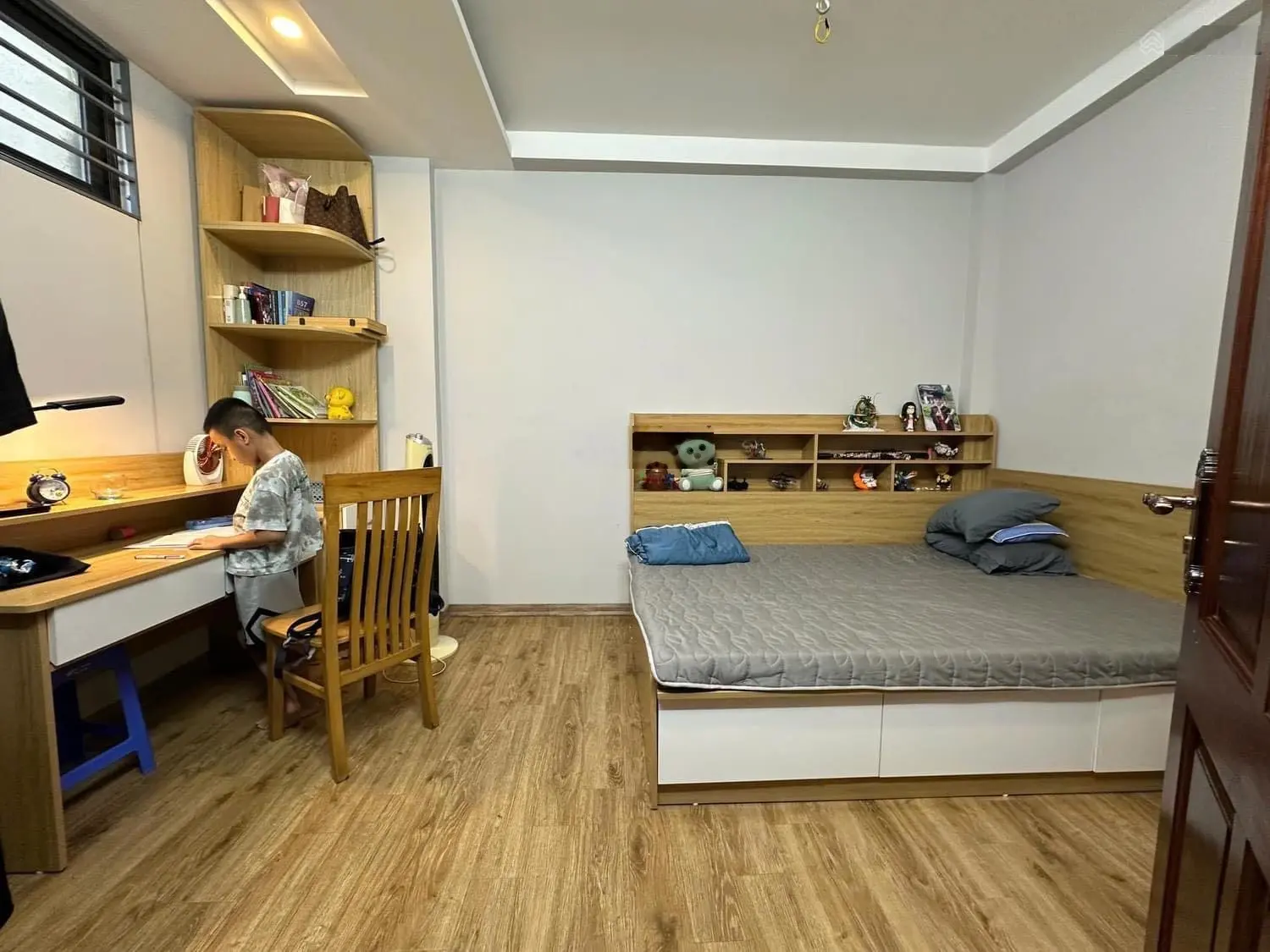 SIÊU PHẨM LÔ GÓC VIEW HỒ, TƯƠNG LAI MẶT PHỐ LỚN , KHU DÂN TRÍ CAO , 5 Tang TT Q HOÀNG MAI -10,7 Tỷ