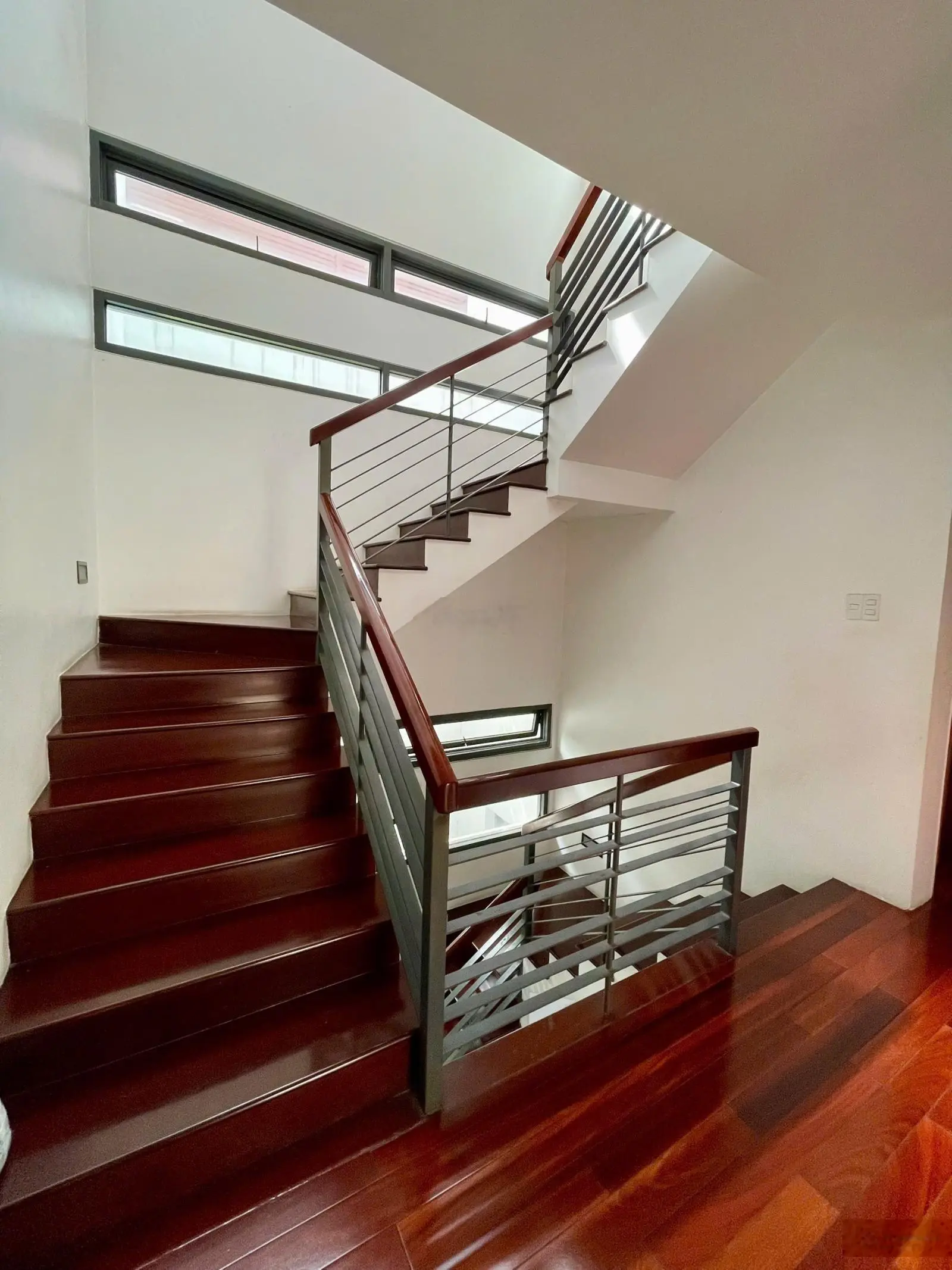 Bán biệt thự view sông, công viên 240m2 tại đường 61, Tân Phong, Q7, giá siêu ngộp chỉ 38 tỷ VND