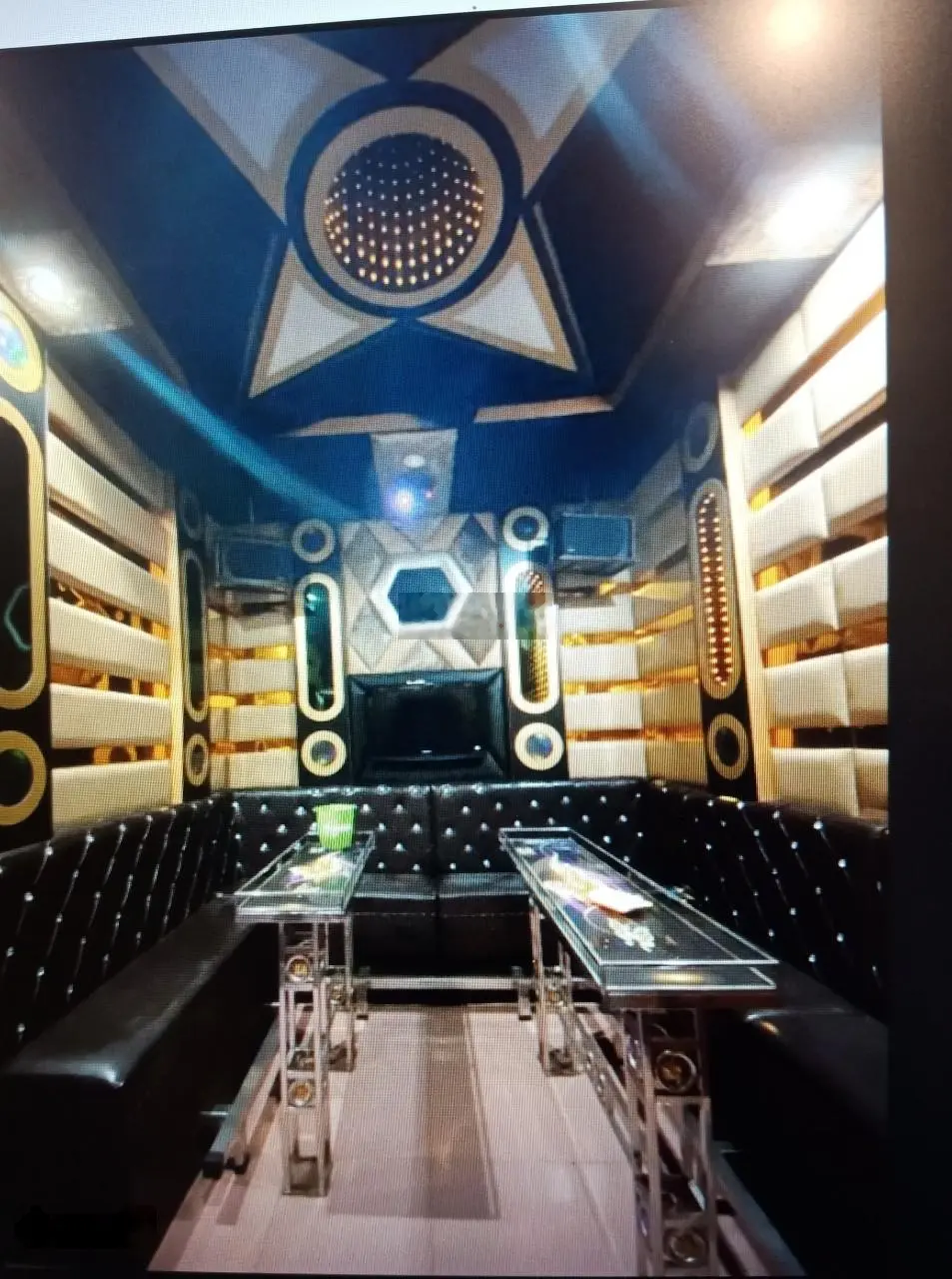 Bán nhà 5 tầng đang kinh doanh quán karaoke mặt đường Ngọc Hồi, Hoàng Mai, Hà Nội 62 m2 11 tỷ