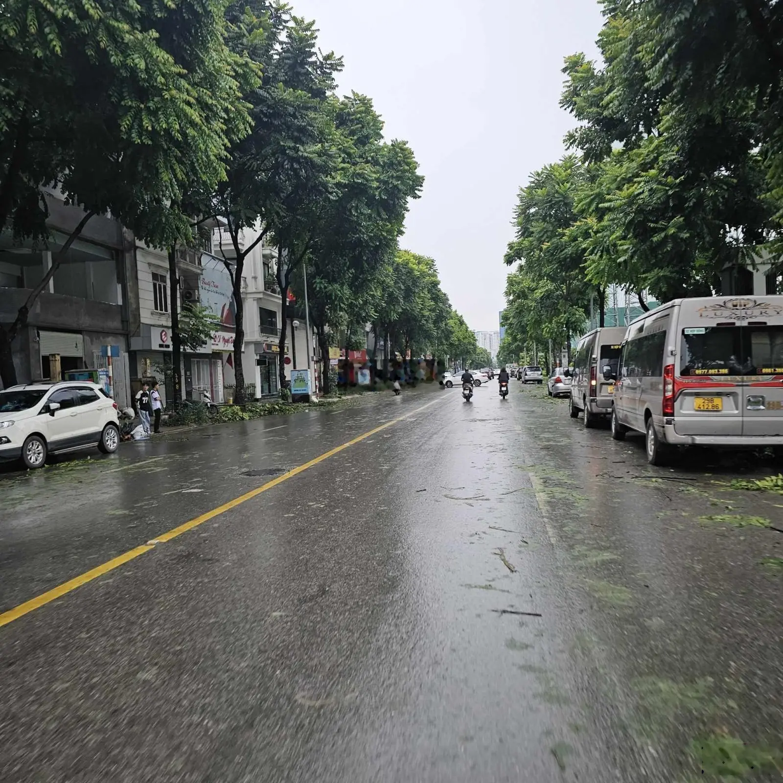 Siêu hiếm! Lê Trọng Tấn phân lô ô tô vào nhà 57m2 3 tầng MT 3.8m giá nhỉnh 13 tỷ