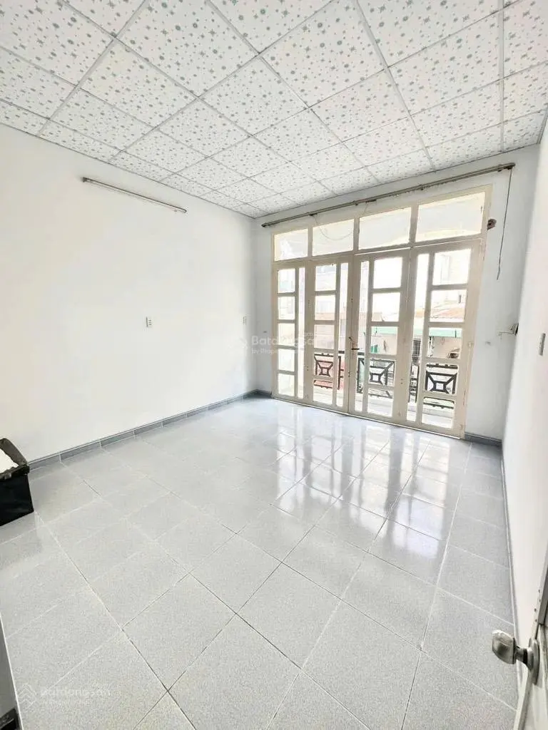 Bán NHANH đường Đoàn Văn Bơ nhà 2 tầng BTCT DT71.1m2 còn Thương Lượng.