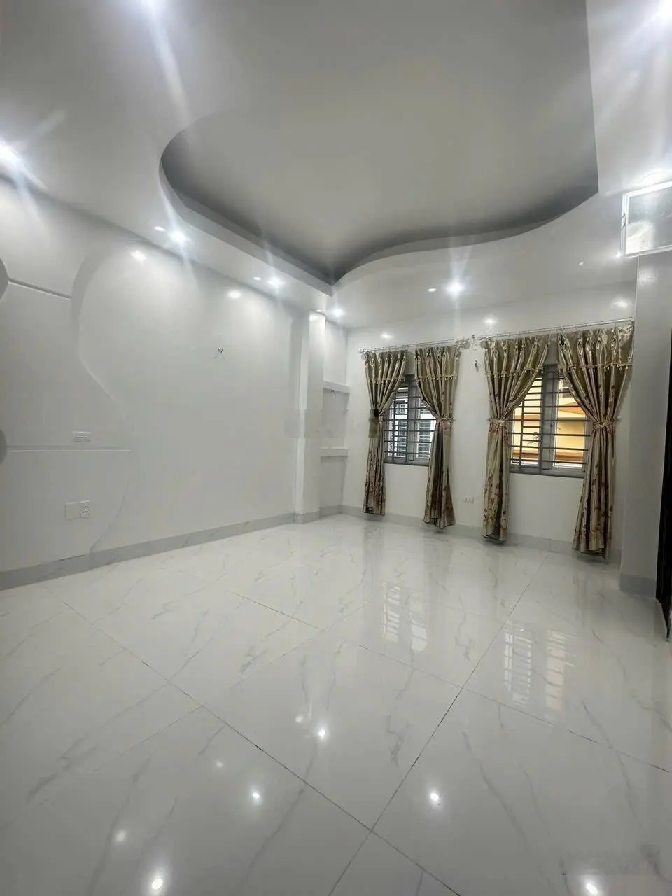 Bán gấp Nhà Cầu Diễn, Trước nhà Ô tô tránh nhau, 60m2, Kinh Doanh, Giá: 12,8 tỷ, Lh: 0968 371 ***