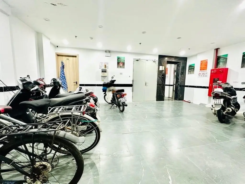 Bán tòa CCMN Xuân Phương 45m2 - ô tô đỗ cổng - thang máy - 6 tầng - 6,8 m mặt tiền - 9 phòng full