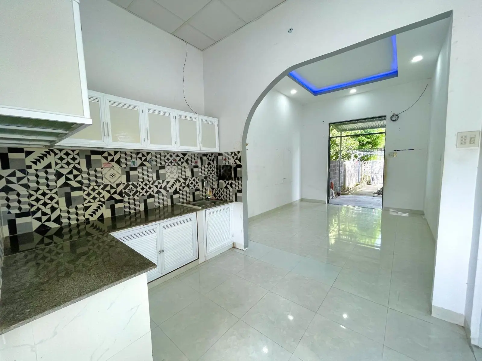 Kẹt tiền cần bán nhà Thị Trấn Diên Khánh đường Kim Đồng chỉ 1 tỷ 450 triệu