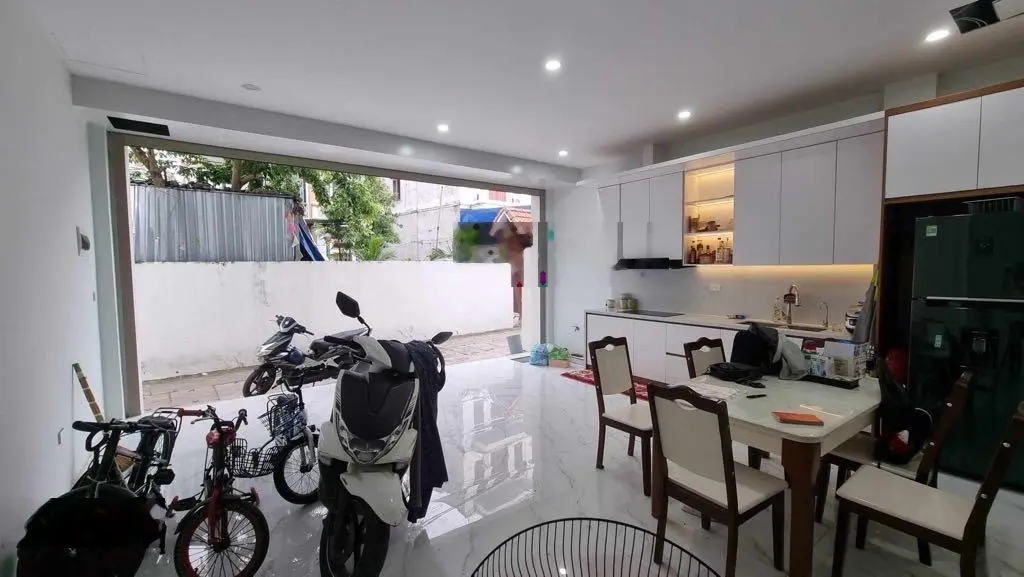 Nhà hiện đại 4 tầng, dt 51m2 mặt tiền 6m, ô tô vào nhà tại phường Đồng Mai, Hà Đông