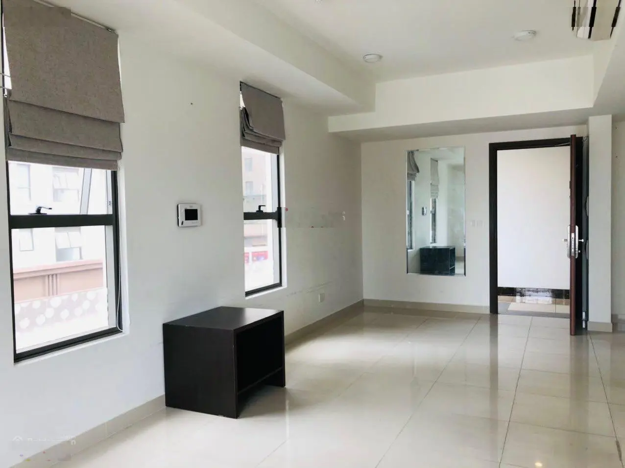 Cần bán gấp căn góc office-tel quận 4 The Tresor 50m2 giá tốt nhất. LH: 0909 024 ***