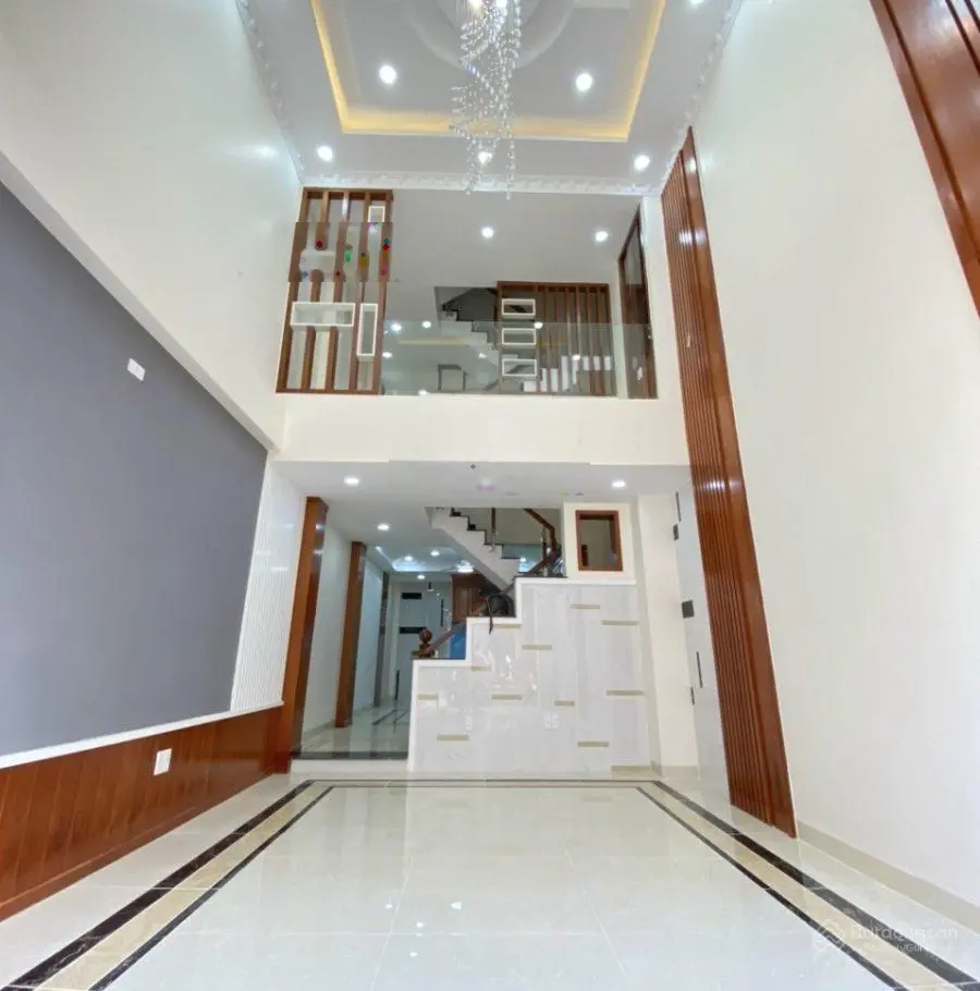 Cần bán nhà khu đồng bộ đường Quốc Lộ 13 , Thủ Đức. DT 80m2 - Giá 2,5 TỶ . SHR. LH 0903 632 *** QUÂN