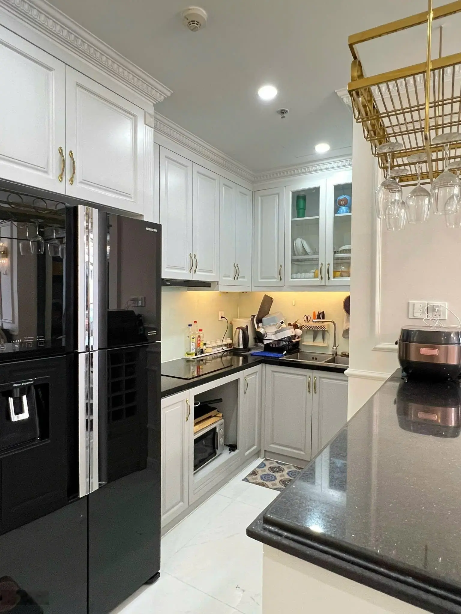 Chủ cần tiền bán căn 2pn diện tích lớn 86.5m2. view sông, biệt thự. giá cực tốt