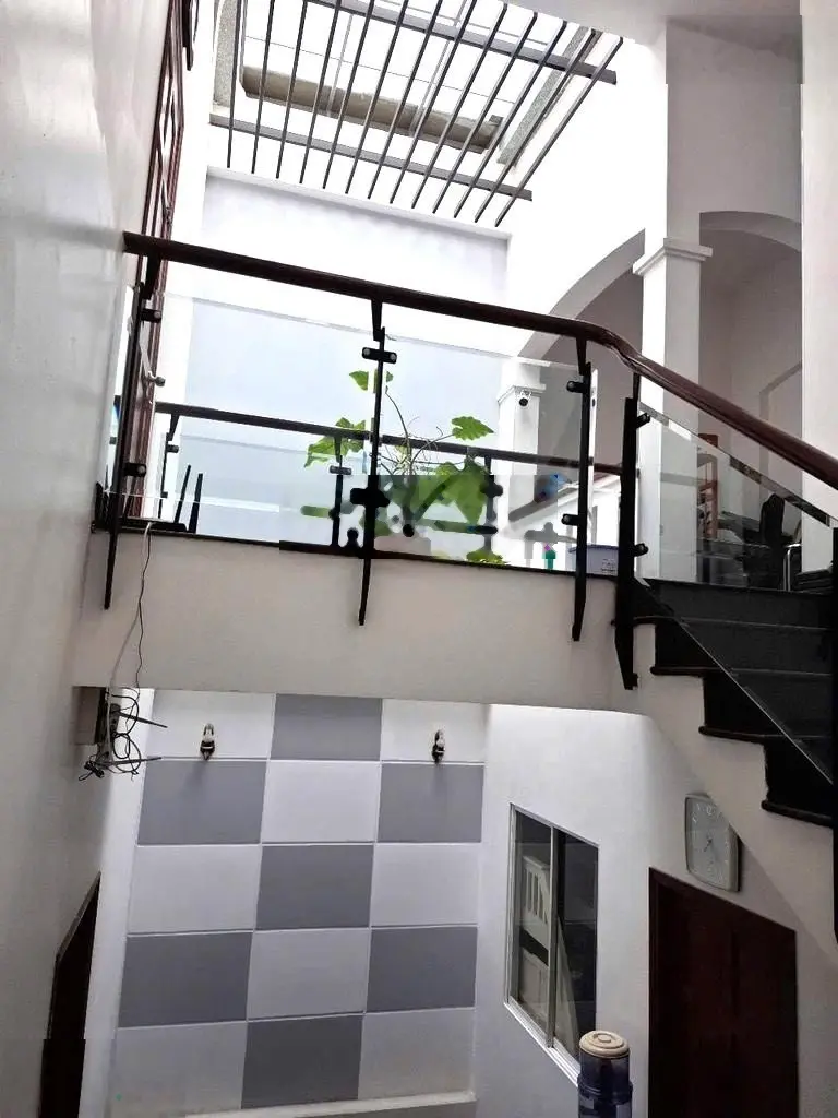 Bán biệt thự ngay nhà ga t3 - tân bình - dt 151m - 3 tầng btct -ngang hiếm 7m - đường nhựa thông
