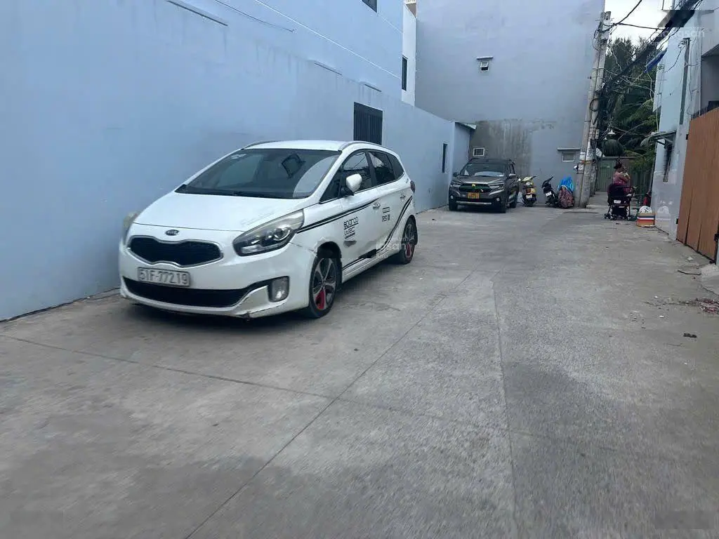 Nhà xây mới 50m2 hẻm xe hơi SHR chỉ 3.45 tỷ đường Huỳnh Tấn Phát TT Nhà Bè