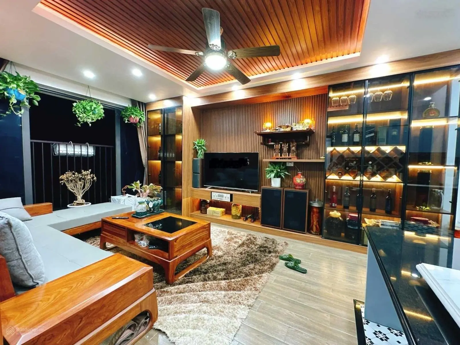 Bán CH 35 Lê Văn Lương, diện tích 107m2, 3N-2W, full nội thất, giá 7 tỷ bao phi sang tên