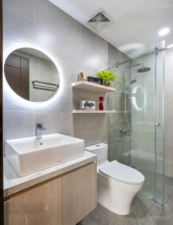 Cần bán gấp CHCC Kingston Residence - Phú Nhuận. DT: 80m2, 2PN, 2WC. Giá 5tỷ. LH: 0934 403 *** Khanh