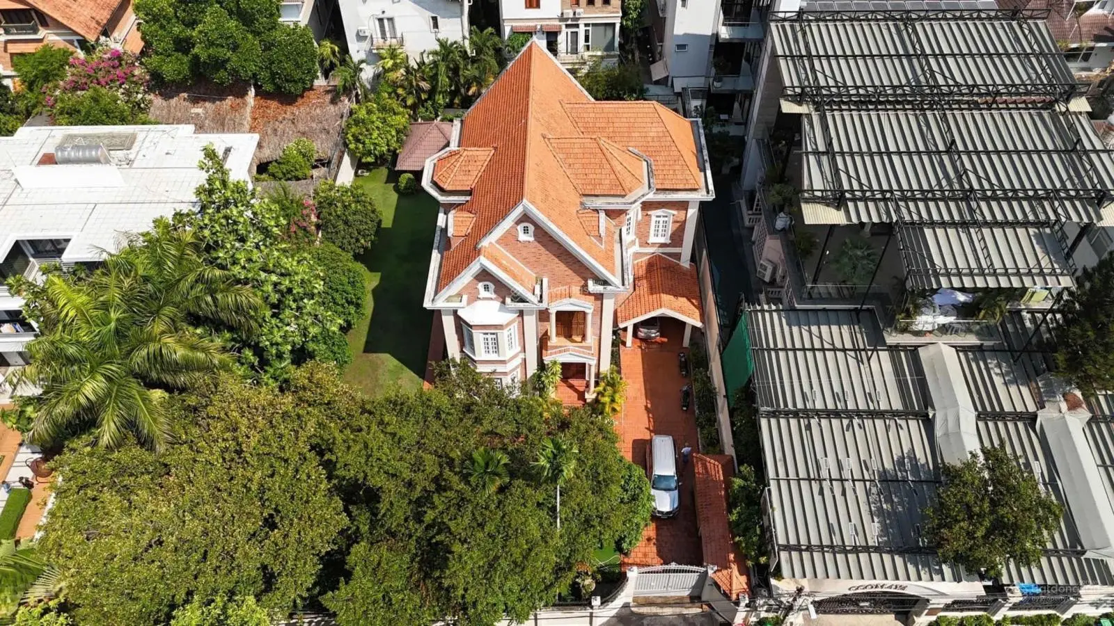 Thảo điền - biệt thự siêu đẹp như hình -khu sang - 730m2 -3 lầu - chỉ 129 tỷ thương lượng