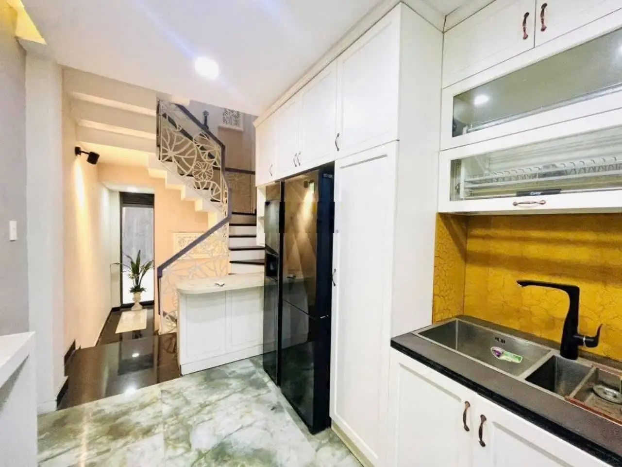 Bán nhà 3 tầng nội thất cao cấp, 110m2, đường 9m, gần Chợ Thủ Đức, Gigamall, Linh Đông, 6 tỷ