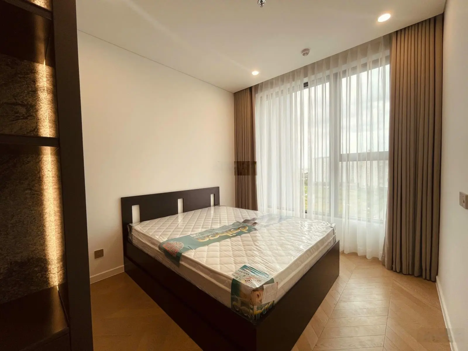 Ngộp bank bán lỗ 500tr căn 2PN Lumiere Riverside 72m2 có sổ view thành phố tầng đẹp giá 7,8 tỷ
