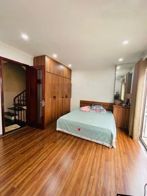 Nhanh Tay Thì Còn ! Nhà Đẹp Trung Tâm Thạch Bàn, Lô Góc, DT 35m2, MT 4,6m. Giá 5,25 TỶ
