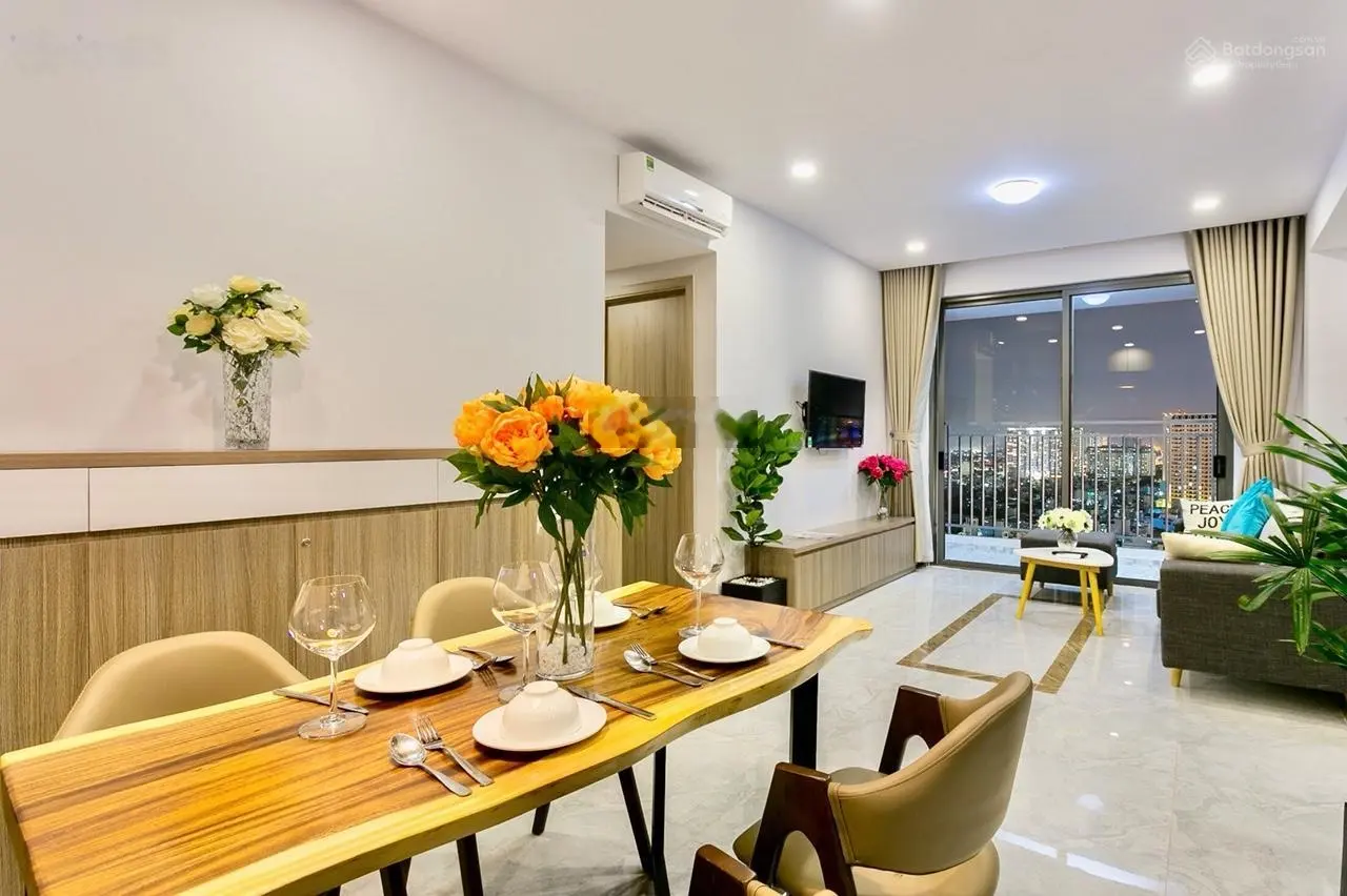 Cần bán gấp chung cư Oriental, 78m2, 2PN, 2WC, giá 2.8tỷ. Liên hệ tôi 0931 177 *** * Bảo Ngọc
