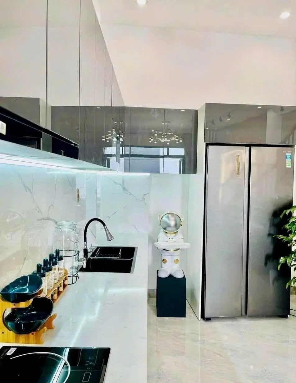 Nhà 4tầng kiên cố trung tâm hoà cường bắc hải châu,cách nhà 30m tô đậu đỗ ngày đêm -full nội thất