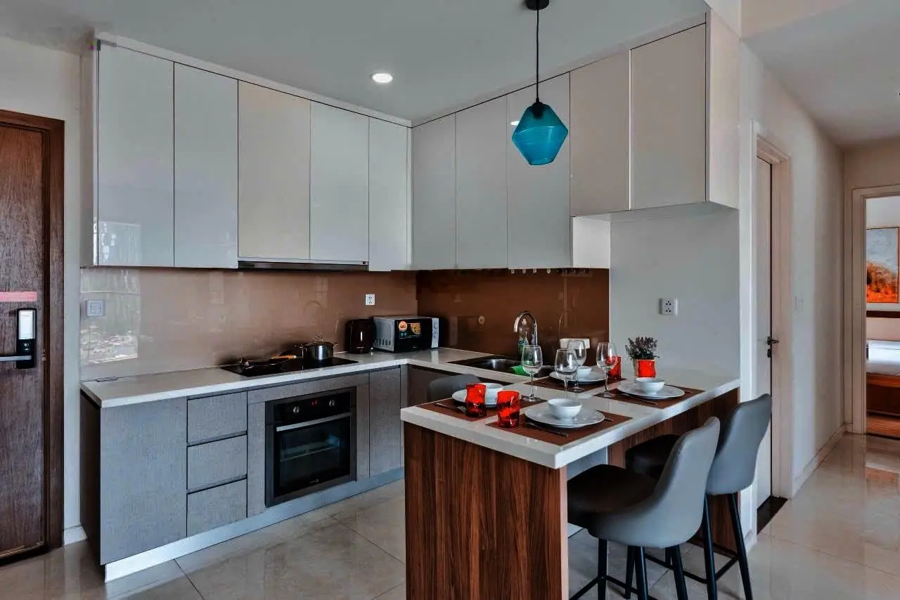 Gia đình em cần bán CH 590 CMT8, 72m2, 2PN, SH vĩnh viễn, căn góc. Giá thật nhà thật: 3.55 tỷ TL
