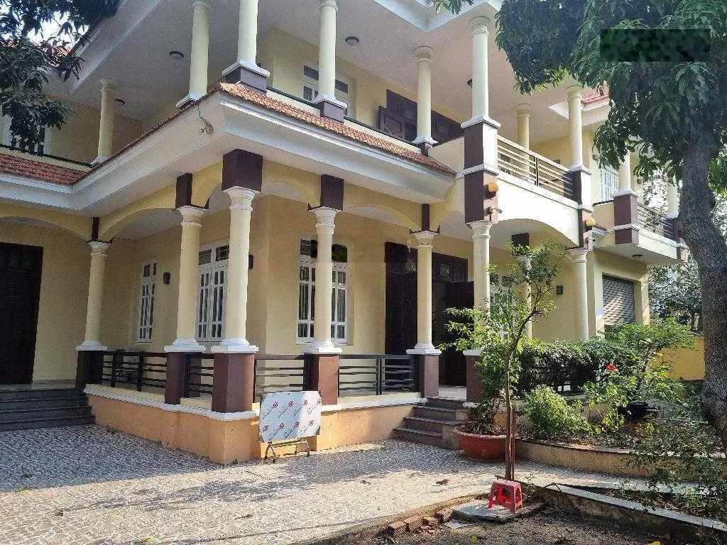 Bán dinh thự mặt tiền 720m2, 25x30m, khu Tên Lửa, 3 tầng, 5PN, 4WC, chỉ 70 tr/m2
