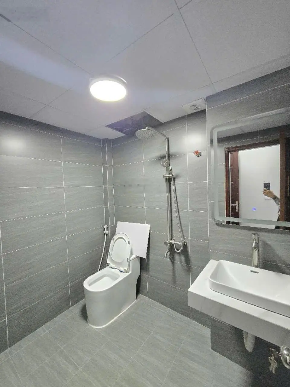 Bán nhà Kim Ngưu, lô góc, 27m2 x 5 tầng, sổ đỏ, nhà đẹp, nội thất đầy đủ, 4,9 tỷ