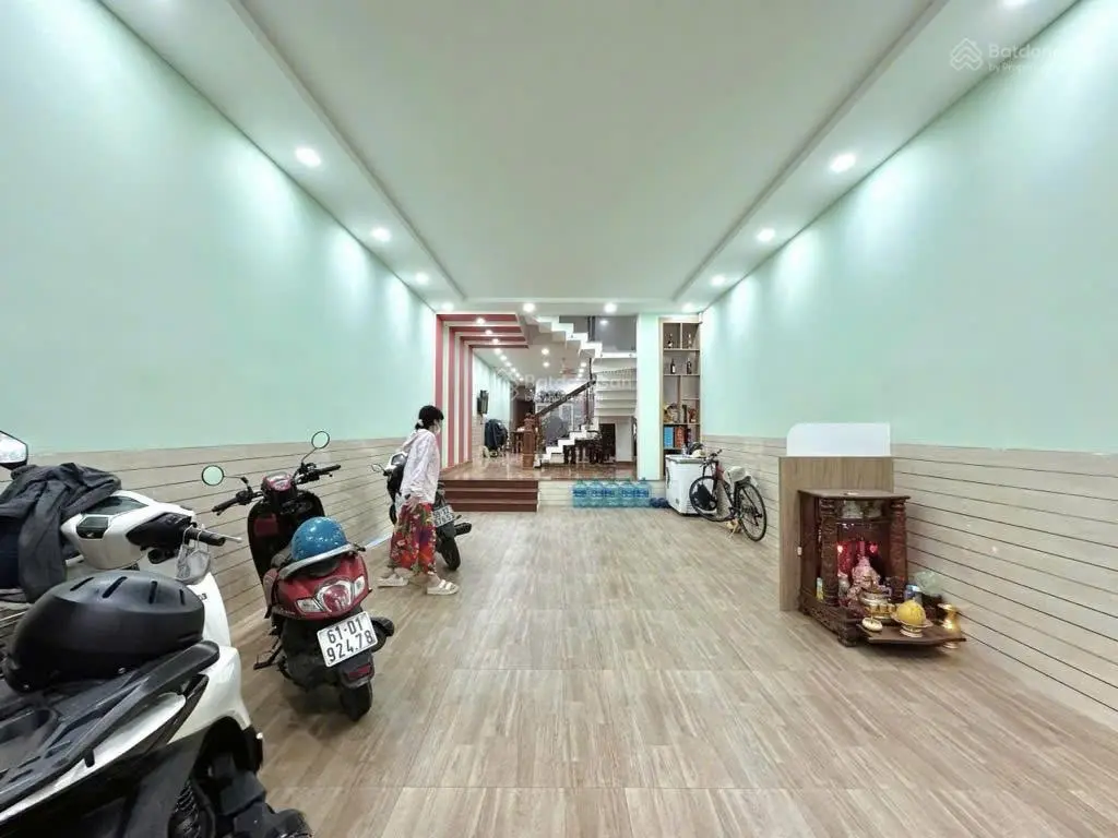 1 căn nhà với diện tích siêu rộng, vị trí trung tâm, cao tầng, thông số vàng mà giá chỉ 55 triệu/m2