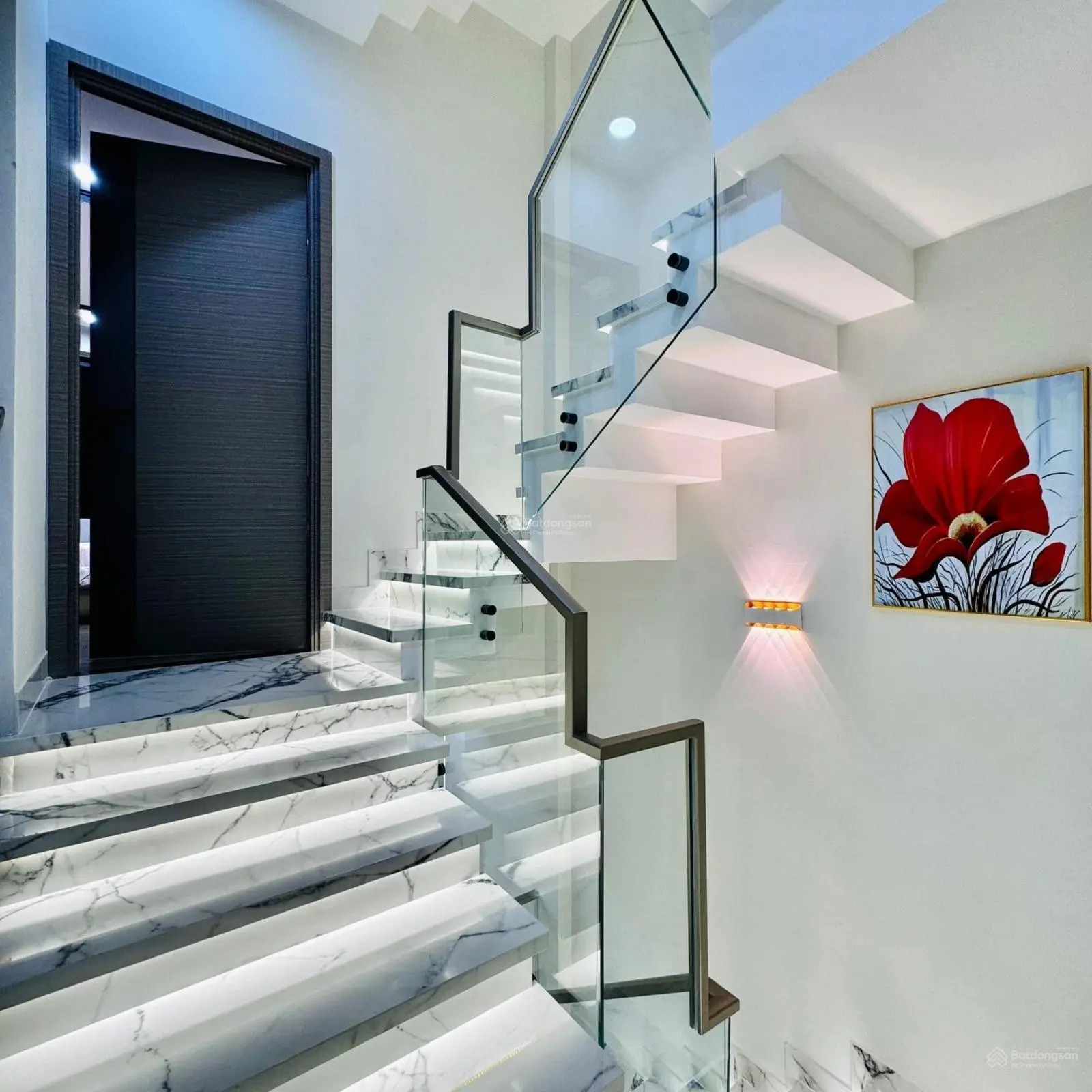 Bán nhanh nhà Thích Quảng Đức, P5, Phú Nhuận, 81,6m2,3 tỷ200tr,đang cho thuê 22tr/th, sổ hồng riêng