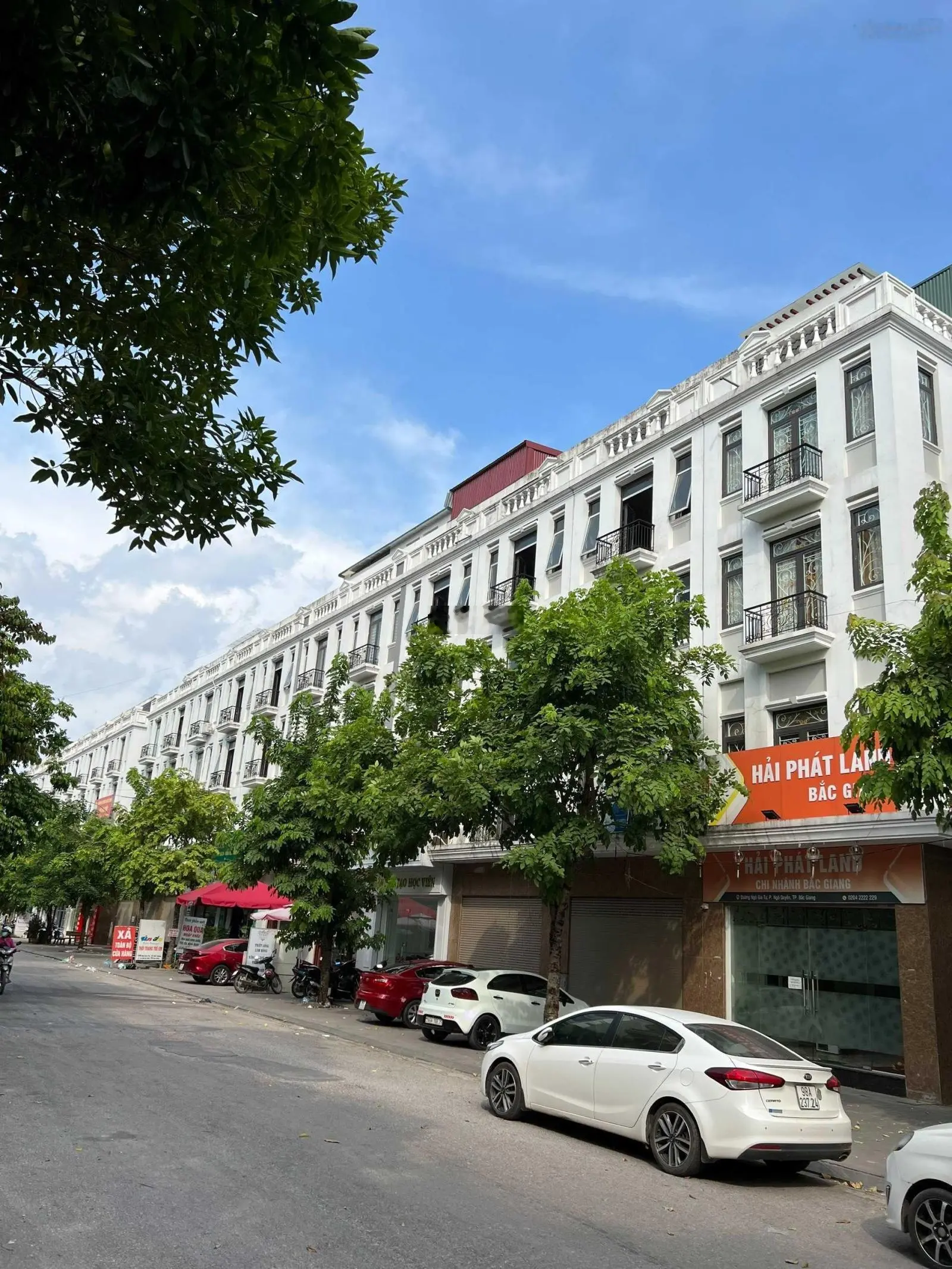 Bán nhà phố liền kề 5 tầng Đại Hoàng Sơn trung tâm của thành phố Bắc Giang