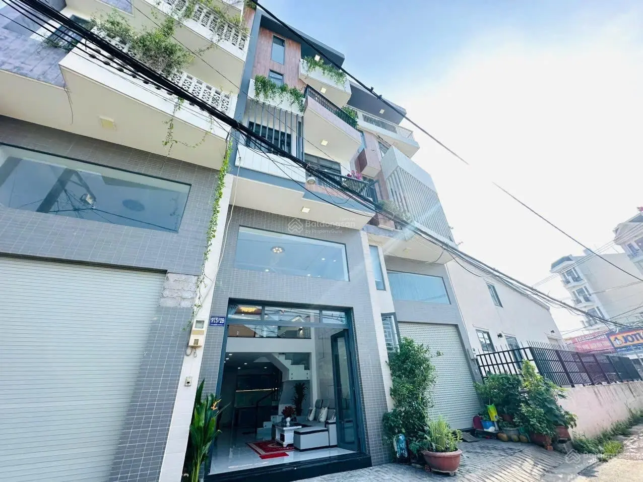 Bán nhà 4.5m x 14m 1 trệt 1 lửng 3 lầu full nội thất hẻm 6m chỉ sau nhà mặt tiền đường Hà Huy Giáp