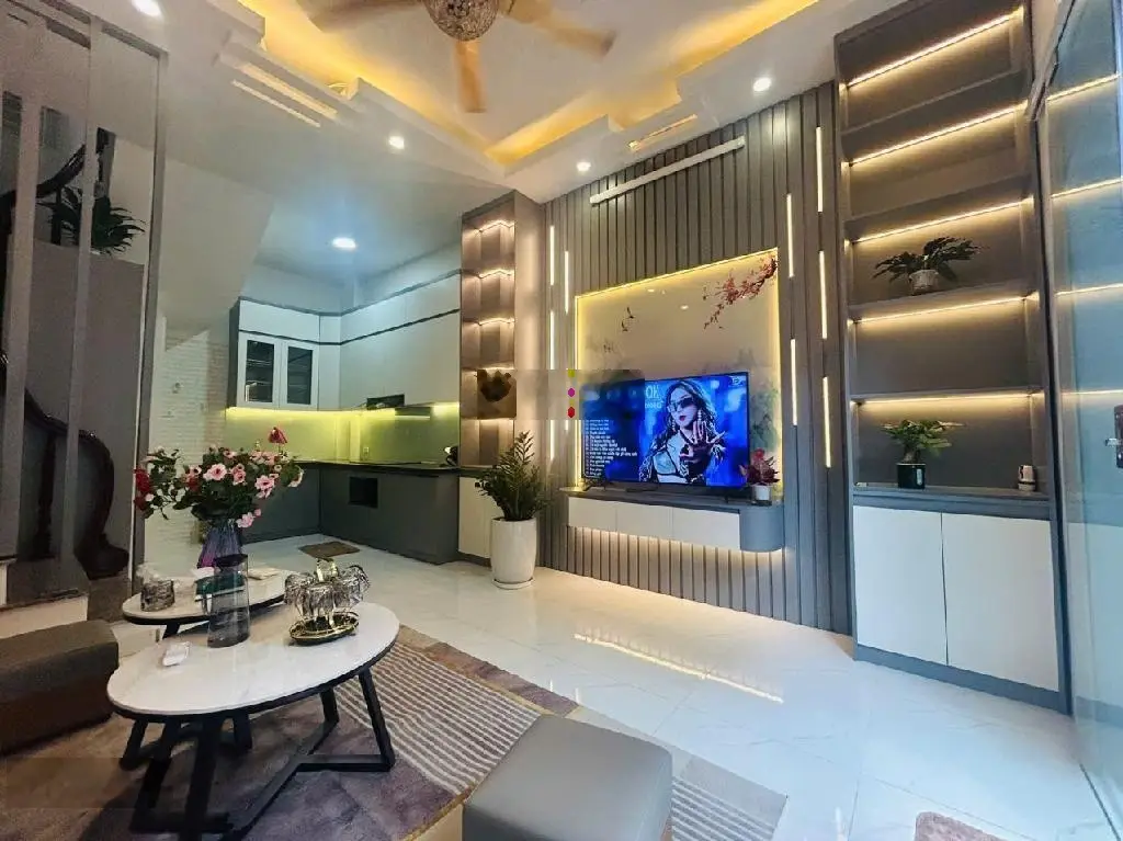 Cực phẩm Tân Khai, Dương Văn Bé, nhà đẹp 45m2, 5 tầng - 3 thoáng - ô tô ngần nhà giá 6,3tỷ