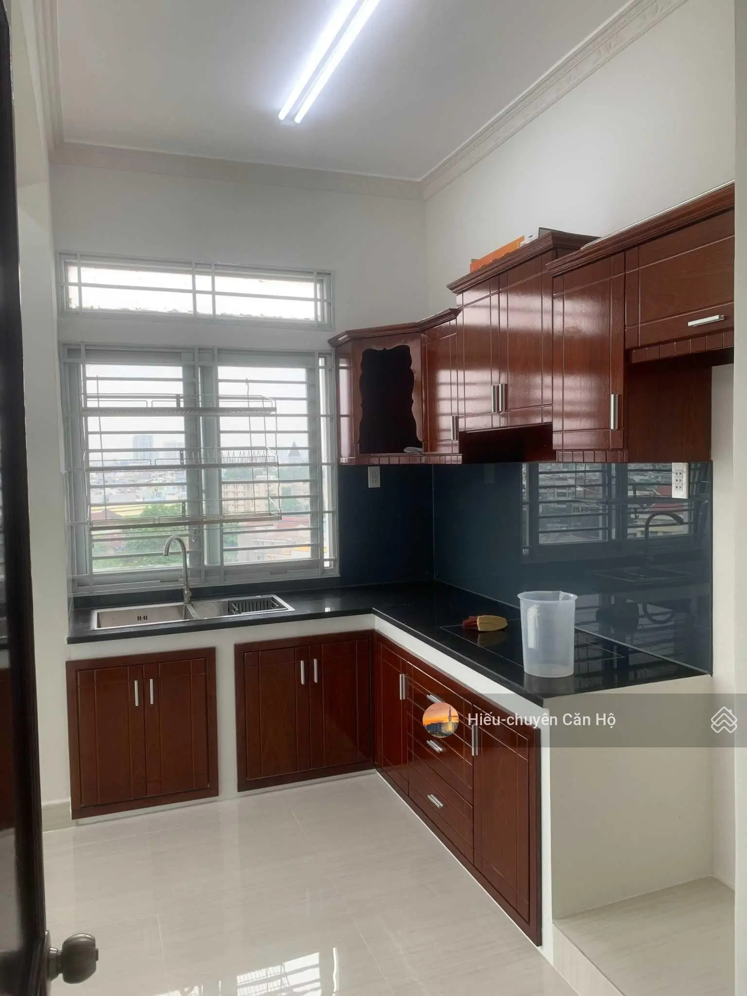 Bán chung cư 312 Lạc Long Quân Q11, căn 2PN nhiều loại diện tích, giá từ 2.2 tỷ. LH 0941 943 *** Thảo