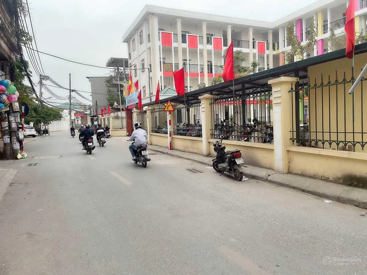 Bán CCMN Cổ Nhuế 2, sát đường Tây Thăng Long, DT 43m2 - MT 6m * 5 tầng thang máy, 9PN khép kín
