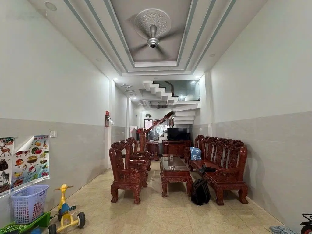 Nhà mặt tiền 4 tầng, 92m2(4x23m), ngay Dương Đình Hội, Phước Long B, chỉ hơn 9 tỷ