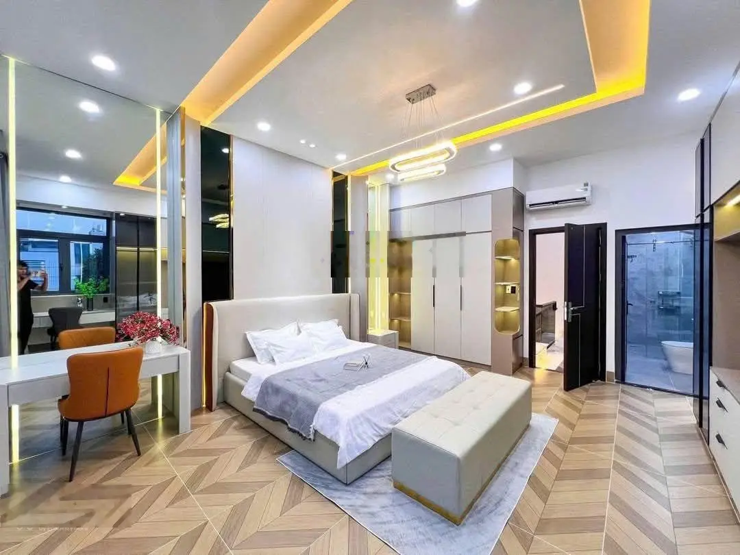 Nhà đẹp giá rẻ,hẻm xe hơi tọa lạc ngay đường Khổng Tử,Hiệp Phú,quận 9.Giá chỉ 4 tỷ 290 tr quá rẻ.