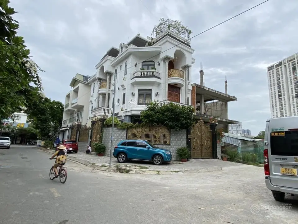 Biệt thự căn góc, An Phú, Tây Q2, view sông Sài Gòn, hướng Landmakr 81. 180m2, 5 tầng, 49 tỷ TL