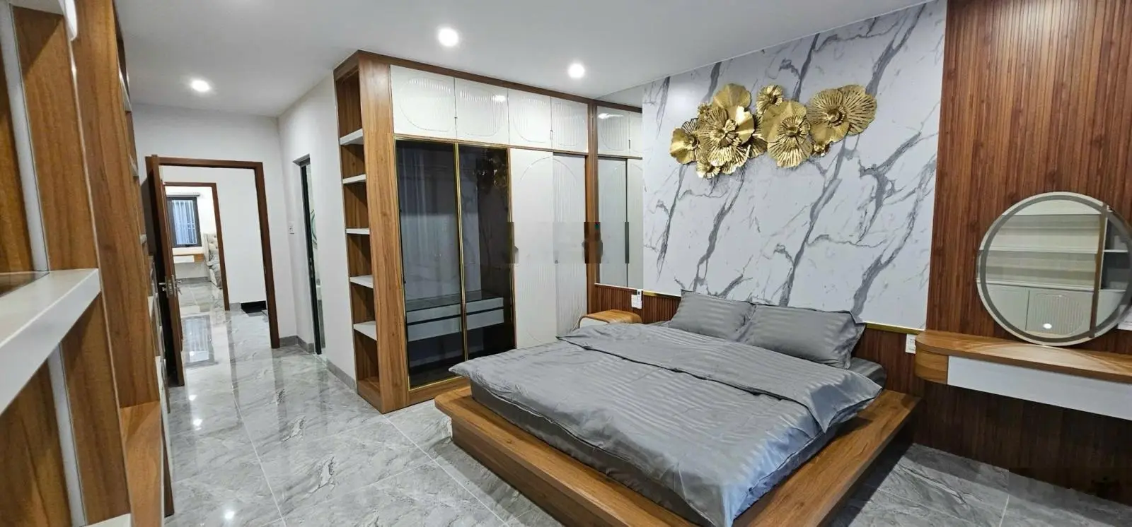 Chủ cần bán nhà đẹp nội thất đắt tiền mới 100% KĐT Hà Quang 2, gần công viên và trung tâm Nha Trang