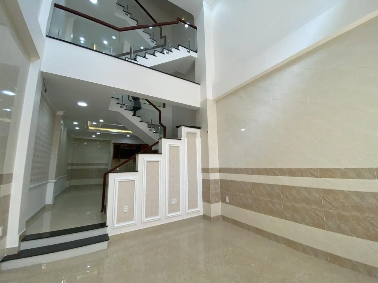 Nhà mới 100% , còn 2 căn khu đồng bộ sát quốc lộ 13 , giá tốt 7 tỷ tl