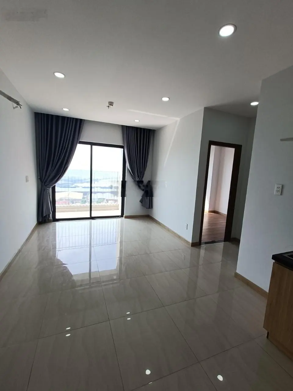 NGỘP BANK, Cần bán gấp căn 3PN2WC- Bcons Garden. 69m2. Giá 1ty850 trọn thuế phí, tặng full nội thất