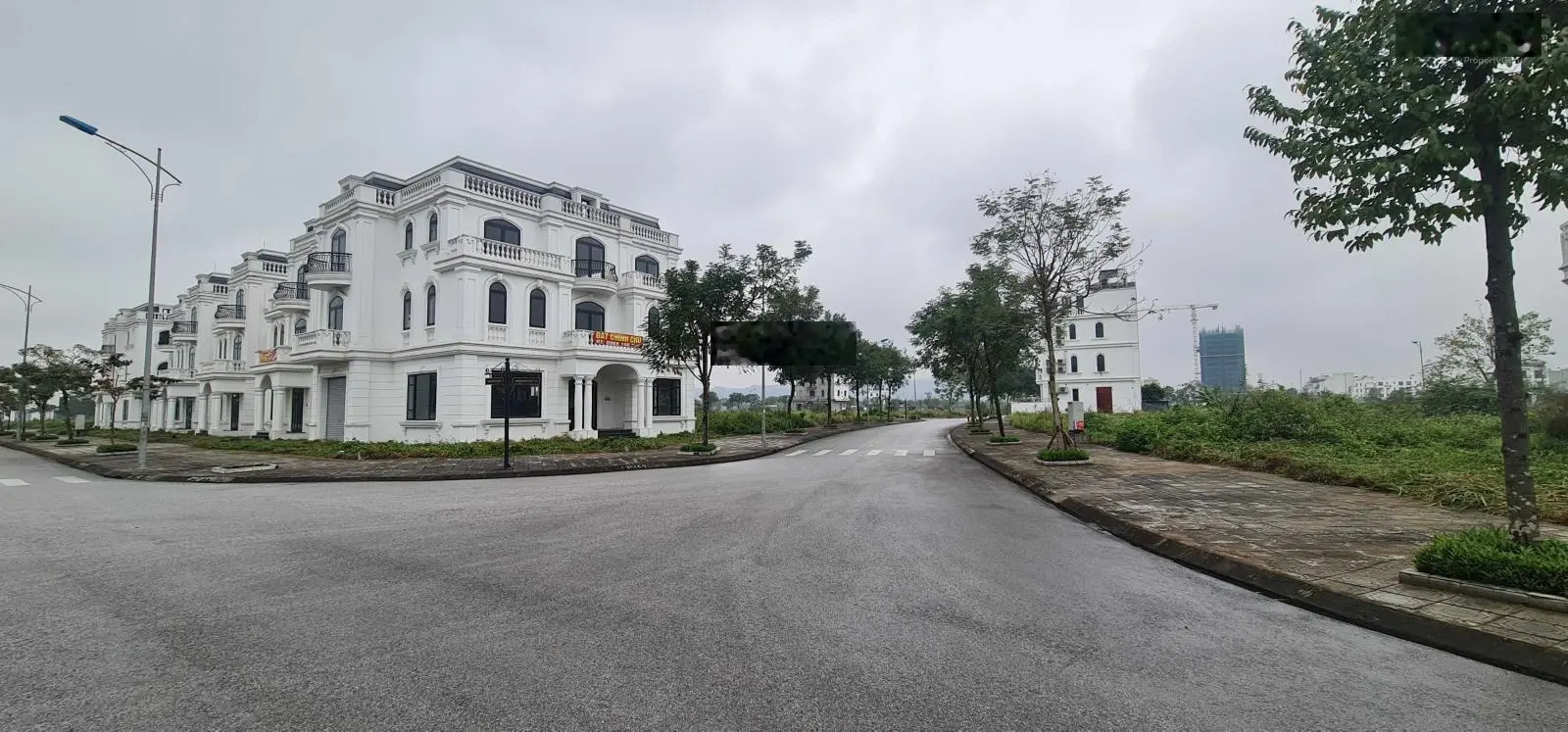 Chính chủ bán hoa hậu mặt chung cư